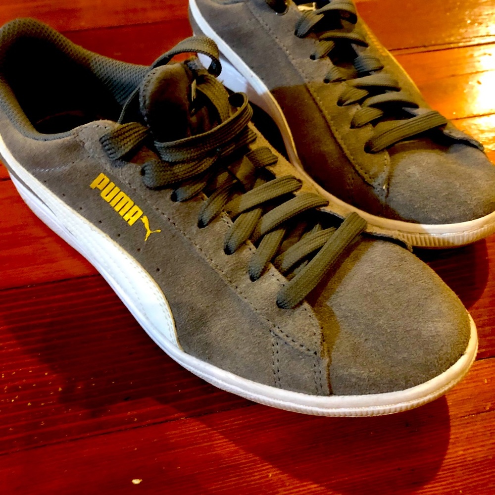 Puma sneakers 8.5